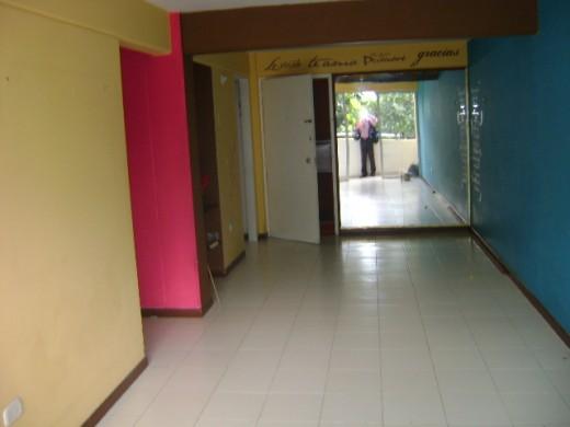 Tú Preguntas!! Ideas para cubrir un gran espejo de un piso de alquiler Tú Preguntas!! Ideas para cubrir un gran espejo de un piso de alquiler