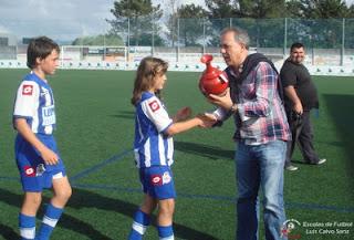El Vicepresidente de la F.G.F. Juan Vázquez premiado por las mujeres deportistas gallegas (MUDEGÁ)