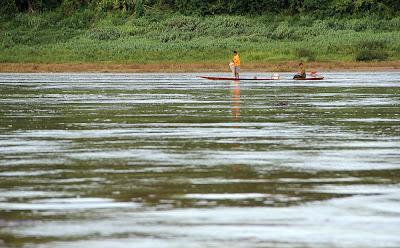 Navegando por el Mekong Navegando por el Mekong