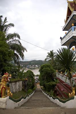 Navegando por el Mekong Navegando por el Mekong