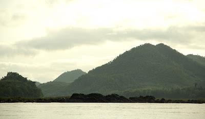Navegando por el Mekong Navegando por el Mekong