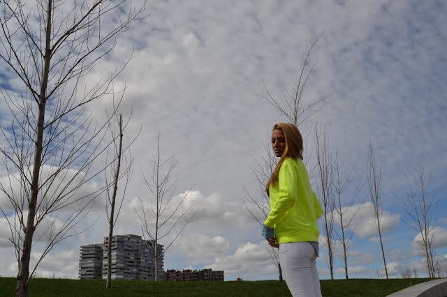 THE NEON TOUCHBuenos días!!! Os enseño el look que elegí ... THE NEON TOUCHBuenos días!!! Os enseño el look que elegí ...