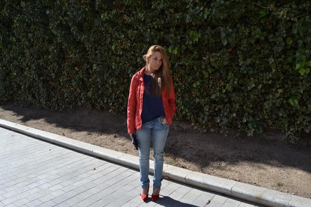 RED & BLUEYa es viernes!!! Que bien, aunque aun queda... RED & BLUEYa es viernes!!! Que bien, aunque aun queda...