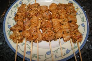 Brochetas de pollo con Patatas Panadera Brochetas de pollo con Patatas Panadera