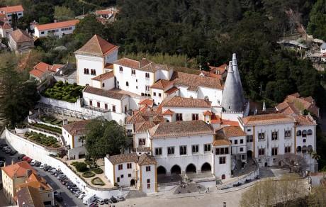 El Palacio Nacional de Sintra, una preciosa mezcla de estilos arquitectónicos Palacio Nacional de Sintra 460x292 El Palacio Nacional de Sintra, una preciosa mezcla de estilos arquitectónicos