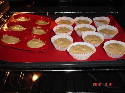 MAGDALENAS DE BANANO MAGDALENAS DE BANANO