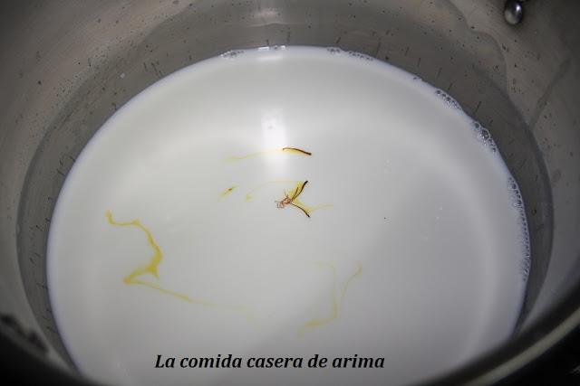 Arroz con leche al azafrán.