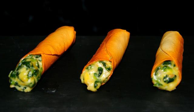 Canutillos rellenos de Muselina de Espinacas y Foie a los dos Quesos Canutillos rellenos de Muselina de Espinacas y Foie a los dos Quesos