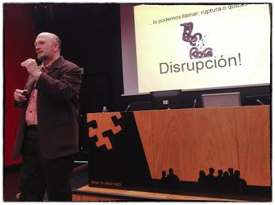 De los espacios de aprendizaje a la disrupción transmedia De los espacios de aprendizaje a la disrupción transmedia
