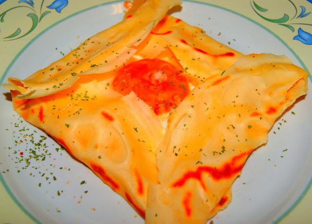 Crepe salada de Mozarella, Pavo y Huevo Crepe salada de Mozarella, Pavo y Huevo