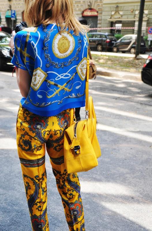street-style-trend-prints-blue-and-yellow-goldy street-style-trend-prints-blue-and-yellow-goldy