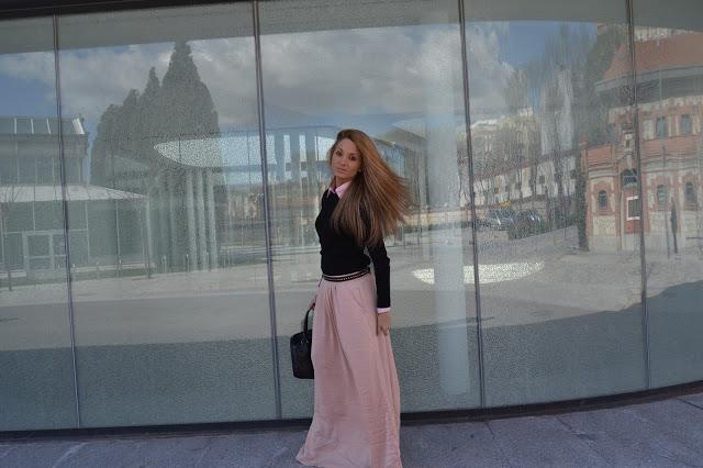 SOFT TONESBuenos días!!! Este fue el look que escogí ayer... SOFT TONESBuenos días!!! Este fue el look que escogí ayer...