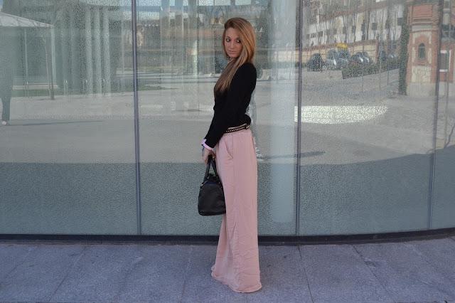 SOFT TONESBuenos días!!! Este fue el look que escogí ayer... SOFT TONESBuenos días!!! Este fue el look que escogí ayer...