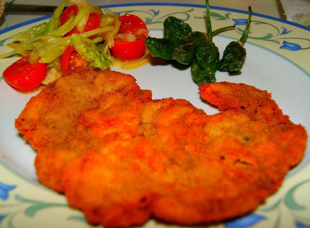 Escalope de Ternera con Ensalada y Pimientos del Padron Escalope de Ternera con Ensalada y Pimientos del Padron