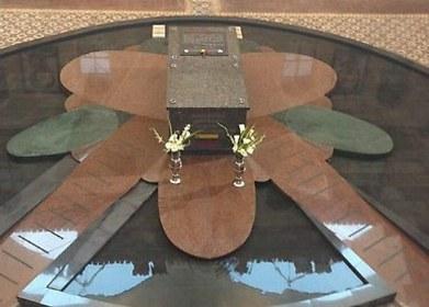 La flor de los Cuatro Elementos en el sarcófago de Chávez 20130320084153-florde-los-cuatro-elementos-chavez.jpeg