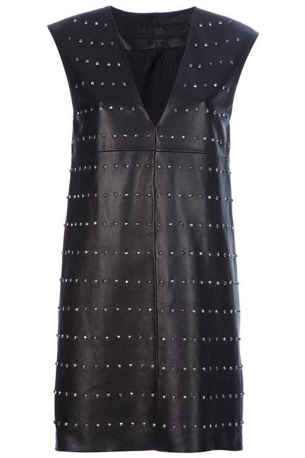 LA ELEGANCIA DE UN VESTIDO NEGRO. LA ELEGANCIA DE UN VESTIDO NEGRO.