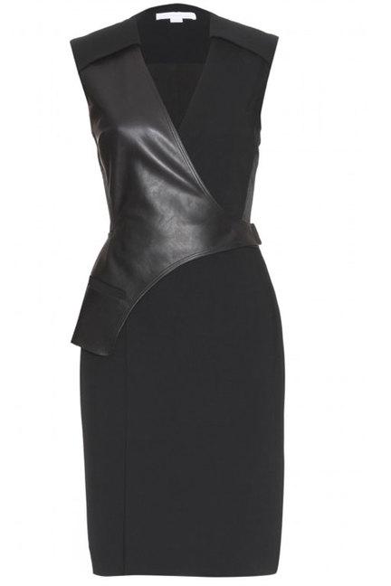 LA ELEGANCIA DE UN VESTIDO NEGRO. LA ELEGANCIA DE UN VESTIDO NEGRO.