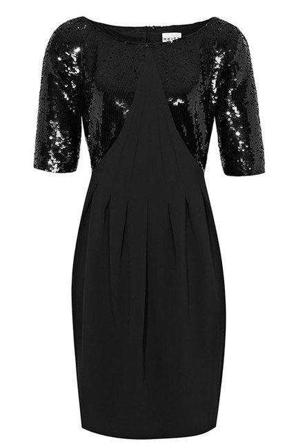 LA ELEGANCIA DE UN VESTIDO NEGRO. LA ELEGANCIA DE UN VESTIDO NEGRO.