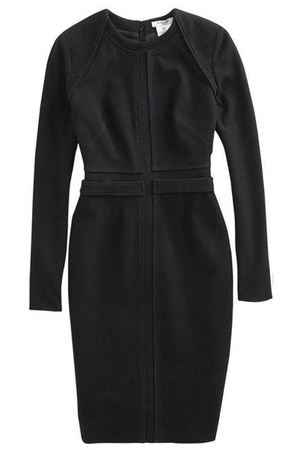 LA ELEGANCIA DE UN VESTIDO NEGRO. LA ELEGANCIA DE UN VESTIDO NEGRO.