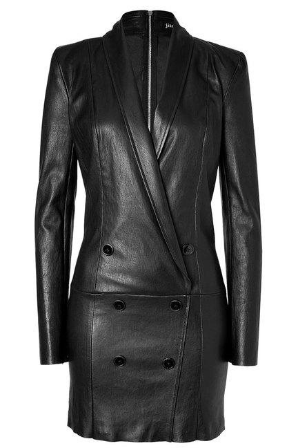 LA ELEGANCIA DE UN VESTIDO NEGRO. LA ELEGANCIA DE UN VESTIDO NEGRO.