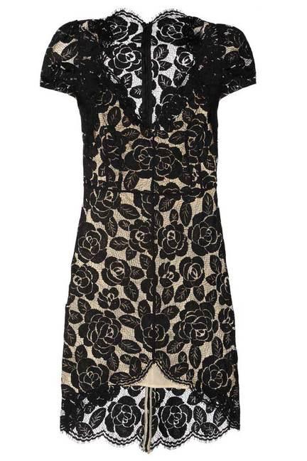 LA ELEGANCIA DE UN VESTIDO NEGRO. LA ELEGANCIA DE UN VESTIDO NEGRO.