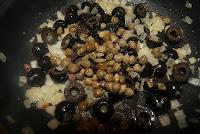 Spaghetti a la Puttanesca Spaghetti a la Puttanesca