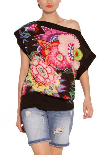 The color of spring by Desigual/ El color de la primavera: Desigual. The color of spring by Desigual/ El color de la primavera: Desigual.