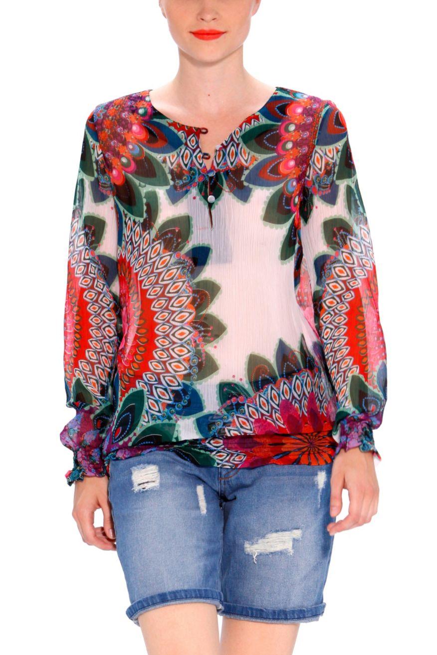 The color of spring by Desigual/ El color de la primavera: Desigual. The color of spring by Desigual/ El color de la primavera: Desigual.