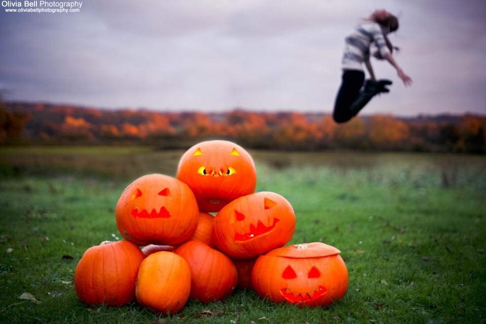 100 Jump Photographs by Olivia Bell 100 Jump Photographs by Olivia Bell