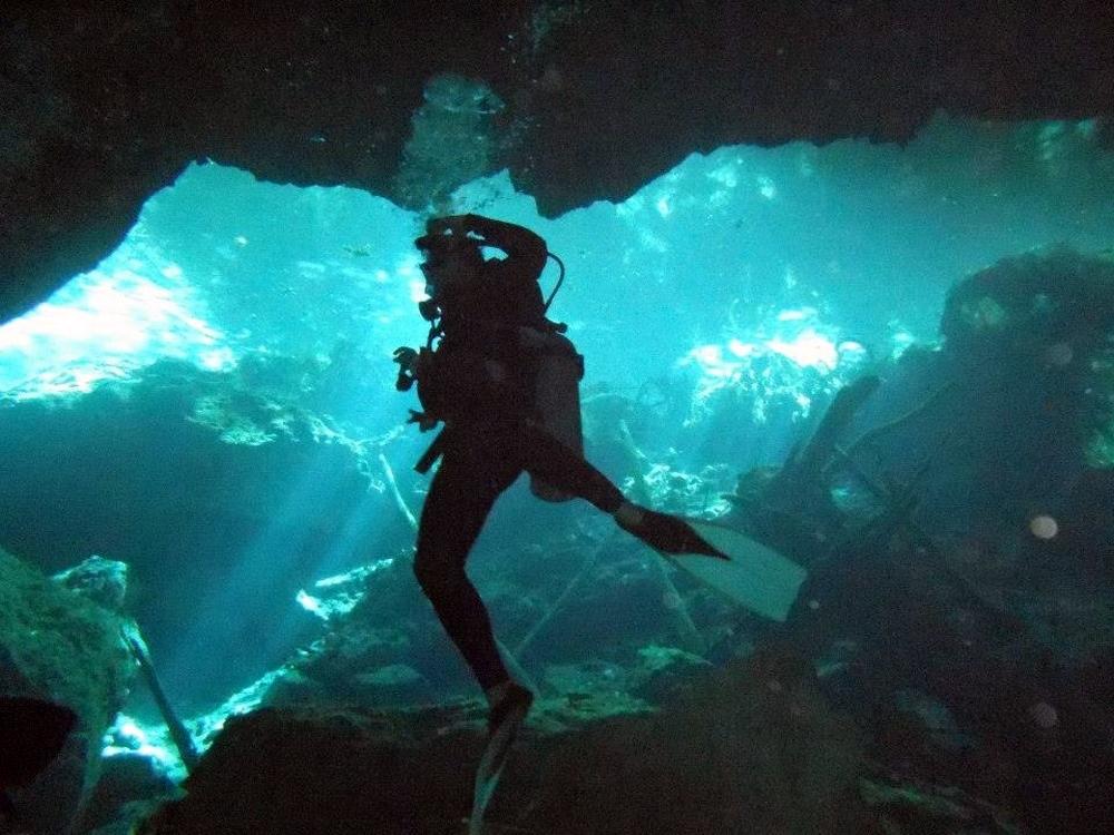 Submarinismo en los cenotes mayas