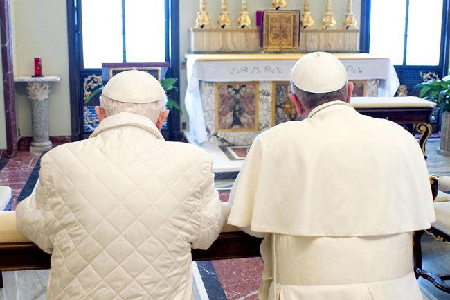 El Papa Francisco visita a su predecesor Benedicto XVI