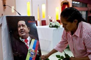 CHAVEZ: EL COMANDANTE DE AMERICA QUE DESPLAZO A CASTRO