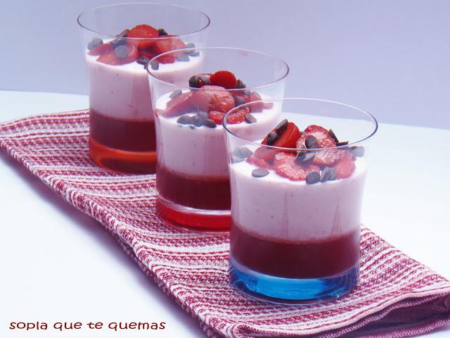POSTRE DE FRESAS EN TRES TEXTURAS POSTRE DE FRESAS EN TRES TEXTURAS