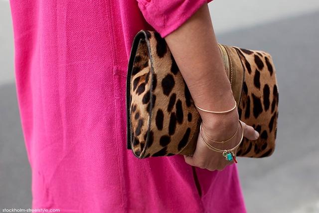 la-modella-mafia-Agnès-Boulard-AKA-Mademoiselle-Agnès-street-style-Neon-Pink- -Leopard la-modella-mafia-Agnès-Boulard-AKA-Mademoiselle-Agnès-street-style-Neon-Pink- -Leopard
