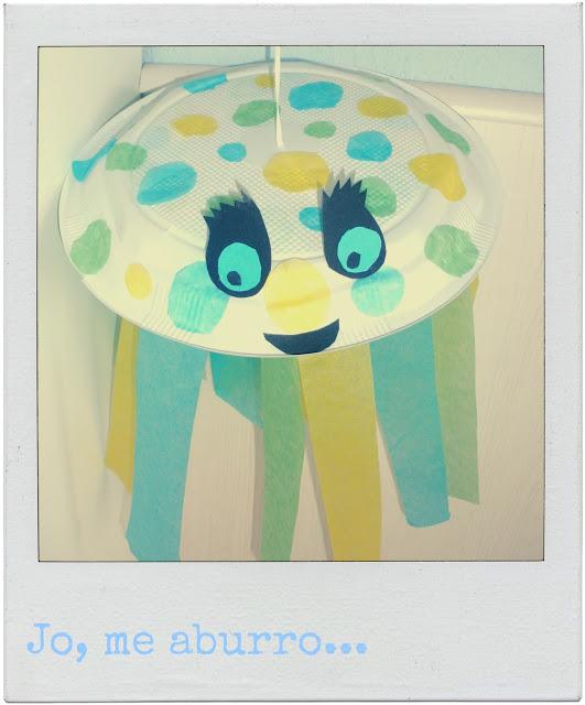 Medusas con platos de papel Medusas con platos de papel