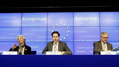 BLOGUERO NEGADO EN ECONOMIA SE OFRECE PARA SOLVENTAR LA CRISIS A UN PRECIO MÓDICO BLOGUERO NEGADO EN ECONOMIA SE OFRECE PARA SOLVENTAR LA CRISIS A UN PRECIO MÓDICO