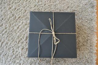 DIY: un regalo en una caja DIY: un regalo en una caja