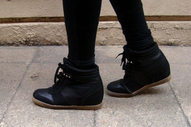 TiMiDLy StriPeS TiMiDLy StriPeS