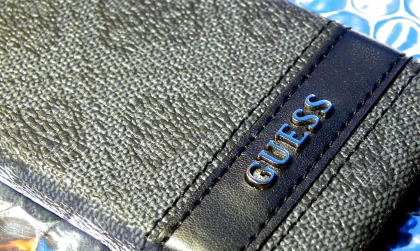 My new iPhone case by Guess Foto04