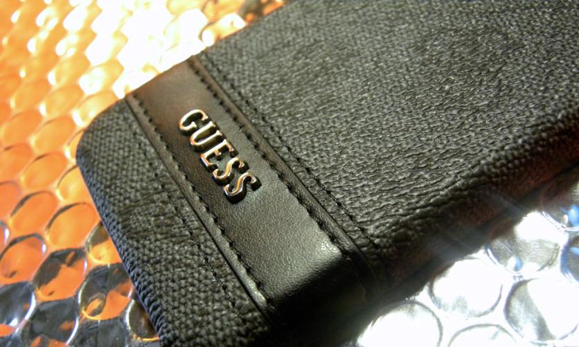 My new iPhone case by Guess Foto01