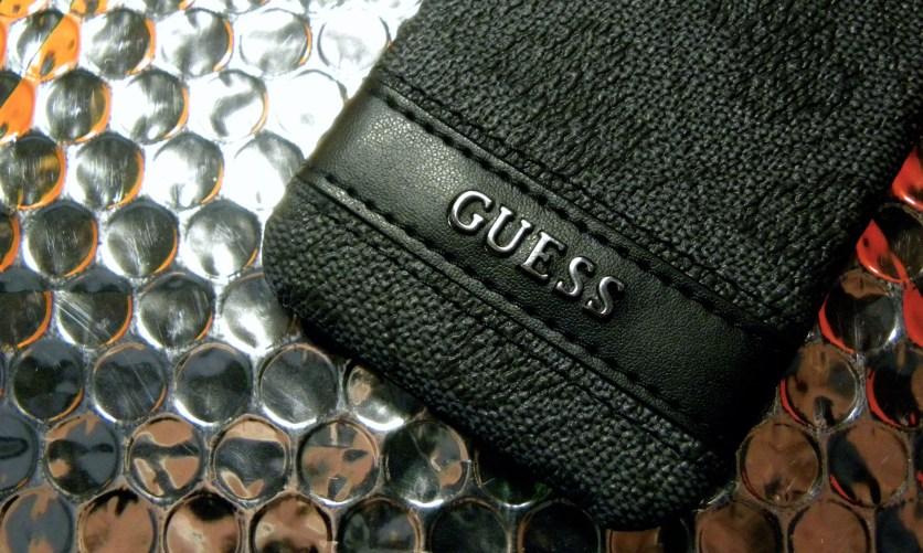 My new iPhone case by Guess Foto02