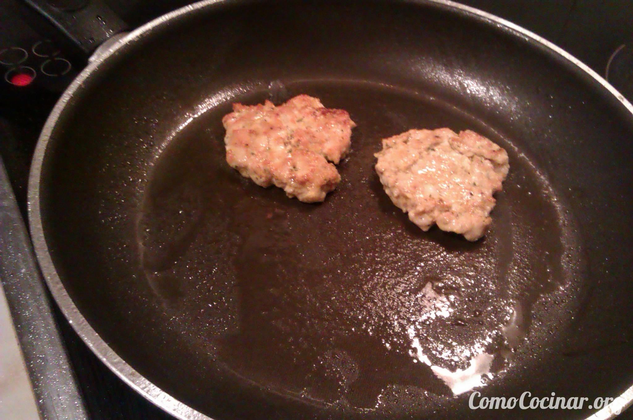 Paso a paso hamburguesitas de pollo al curry