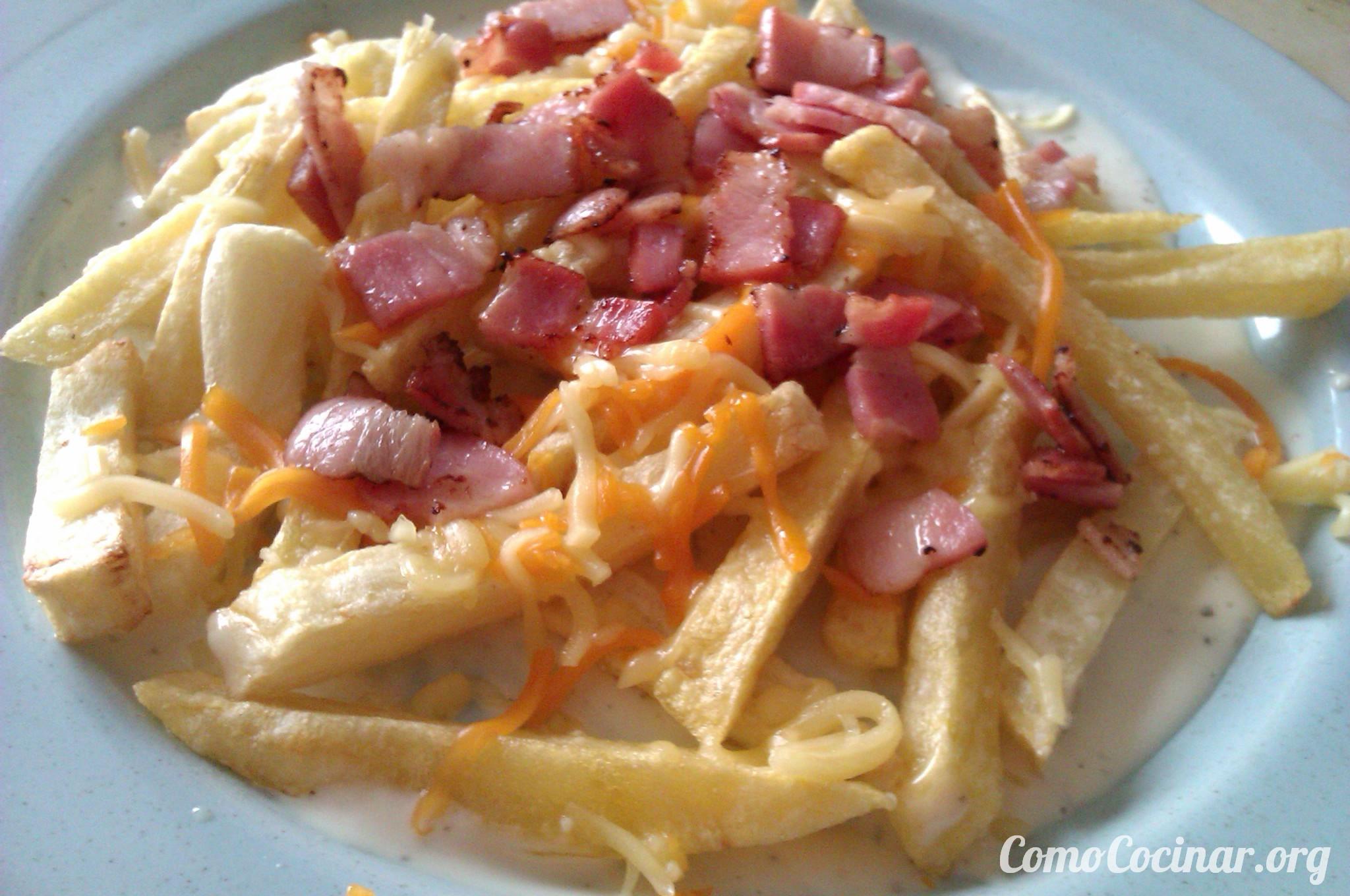 Paso a paso bacon and chesse fries