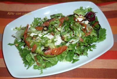 ENSALADA DE AHUMADOS CON QUESO Y NUECES ENSALADA DE AHUMADOS CON QUESO Y NUECES