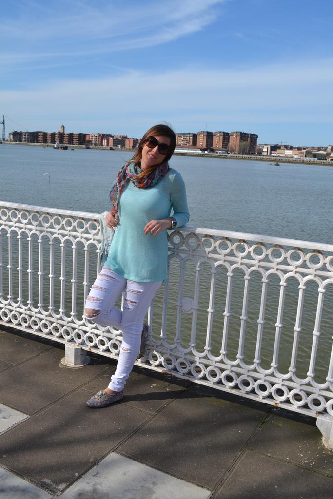 Look of the day: white & aquamarine Image Hosted by ImageShack.us