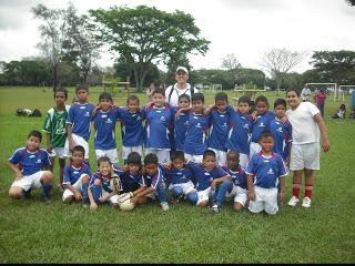 ENTRENADORES POR EL MUNDO . HOY MICHAEL. ( COLOMBIA )