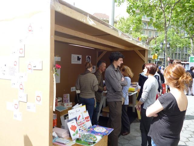 BARCELONA...HOY,LA FOTOGRAFÍA ESTÁ DE LUTO...FALLECE PACO ELVIRA,YA NO VEREMOS MÁS FOTOS DESDE SU VENTANA... FABULOSO FOTÓGRAFO...DESCANSE EN PAZ...1-04-2013... BARCELONA...HOY,LA FOTOGRAFÍA ESTÁ DE LUTO...FALLECE PACO ELVIRA,YA NO VEREMOS MÁS FOTOS DESDE SU VENTANA... FABULOSO FOTÓGRAFO...DESCANSE EN PAZ...1-04-2013...