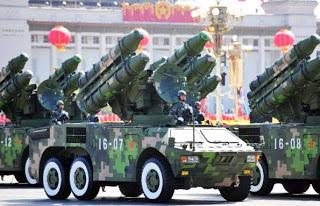China moviliza tropas, aviones y tanques a frontera con Corea del Norte.