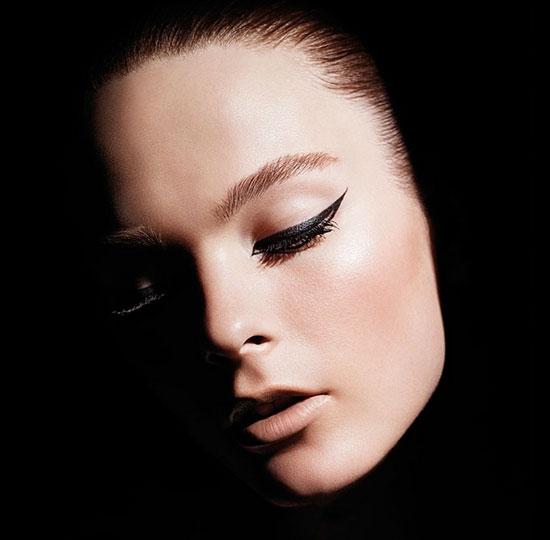 Mineralize Moisture SPF 15 Foundation de M•A•C modelo Mineralize de M•A•C