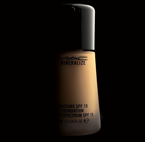 Mineralize Moisture SPF 15 Foundation de M•A•C Mineralize Moisture SPF 15 Foundation de M•A•C